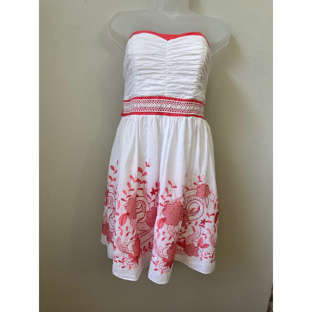 Sequin Hearts Strapless White Coral Floral Embroidered Sash Size 11 7505XX1D